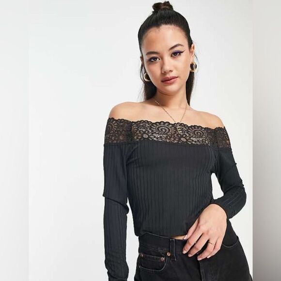Pieces Lace Off shoulder Detail top in black size Small NWT in packaging - Picture 1 of 10